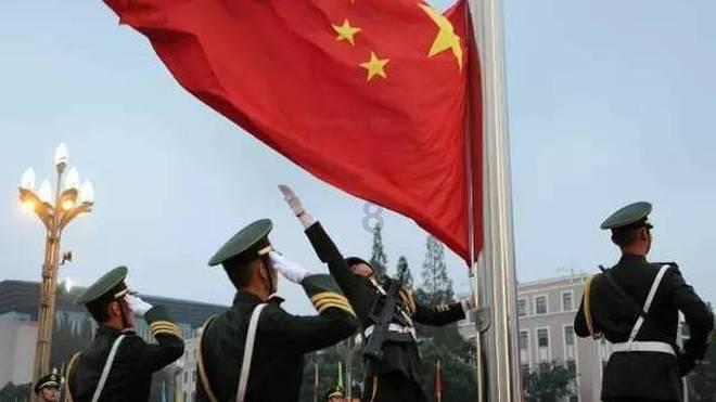 老公总是把我当小朋友，什么事情都安排好了，怎么办？